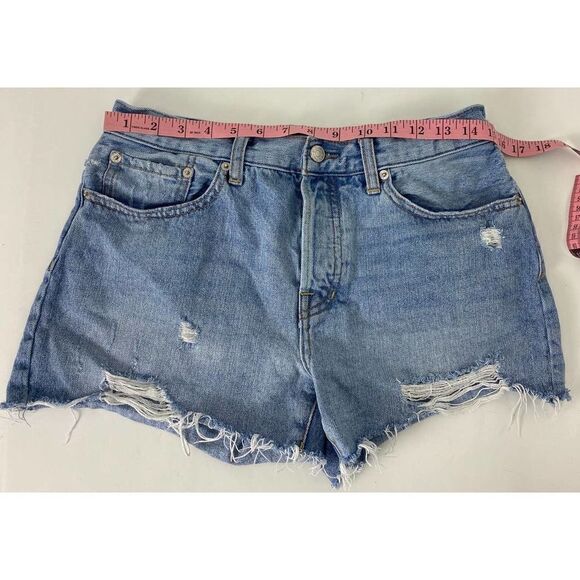 We The Free High Rise Distressed Jean Shorts Mom Shorts High Waist - Size 29 - Picture 3 of 9